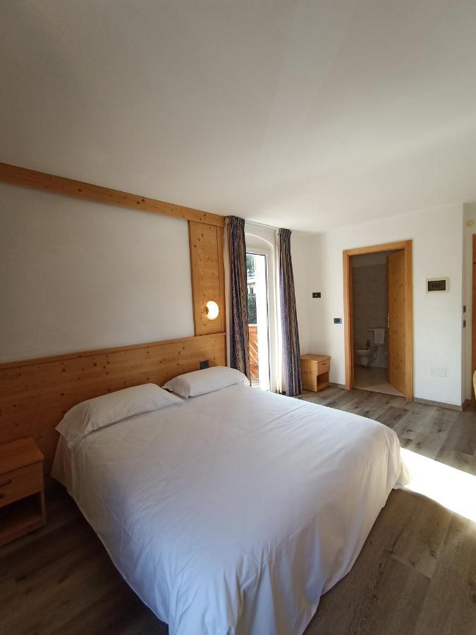 Hotel Cielo Blu Пассо-дель-Тонале Экстерьер фото