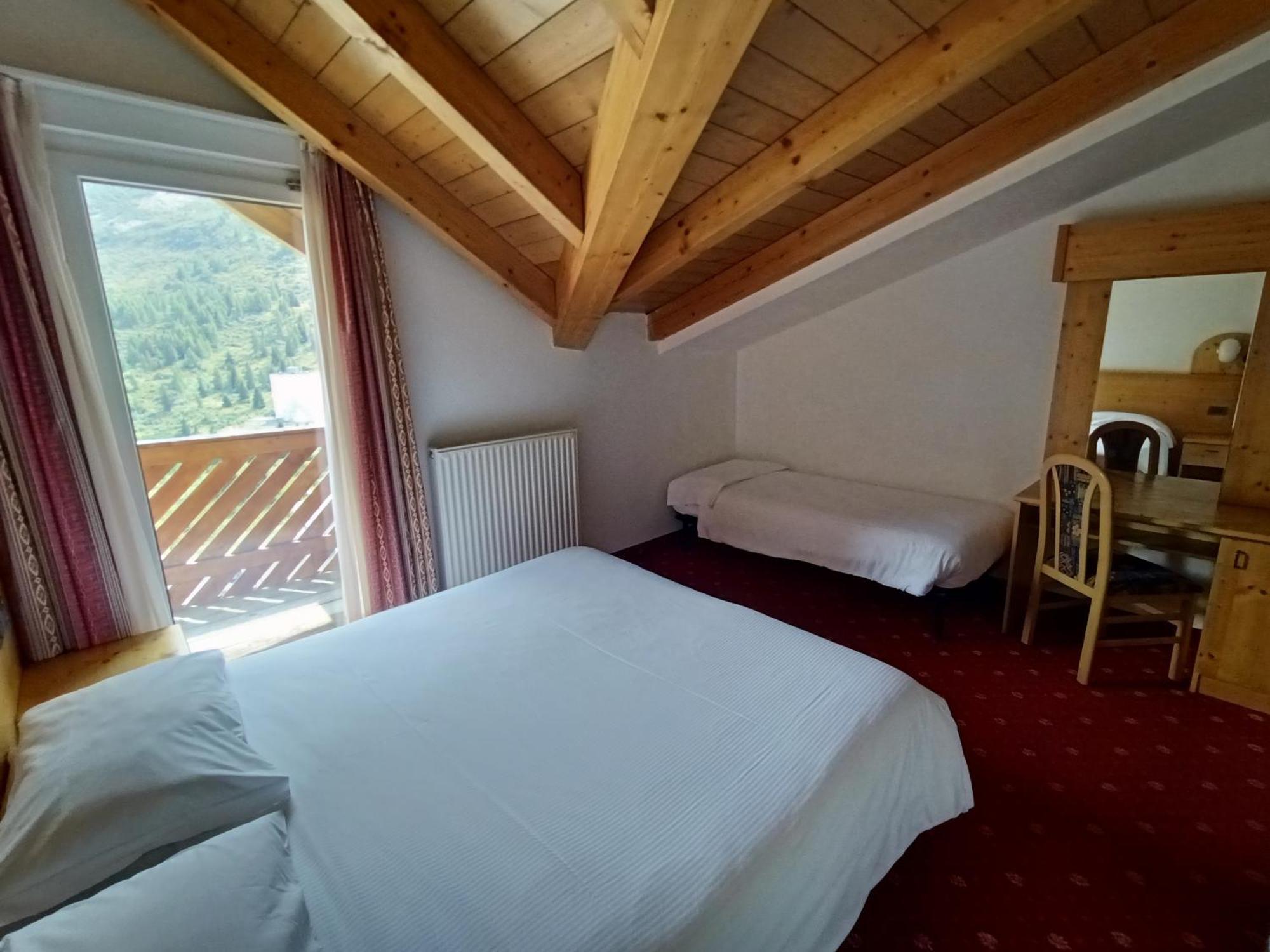 Hotel Cielo Blu Пассо-дель-Тонале Экстерьер фото