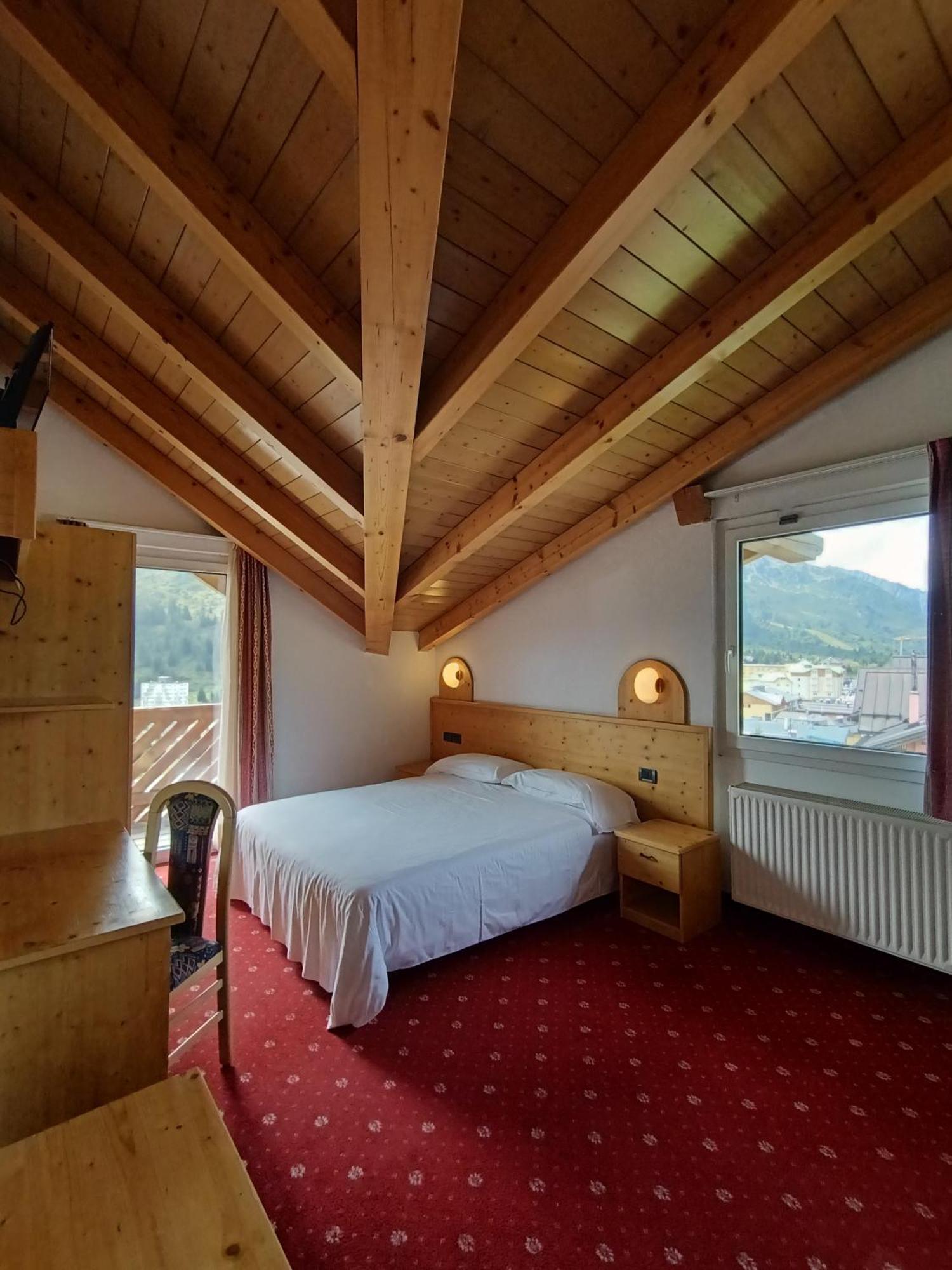 Hotel Cielo Blu Пассо-дель-Тонале Экстерьер фото