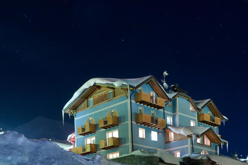 Hotel Cielo Blu Пассо-дель-Тонале Экстерьер фото